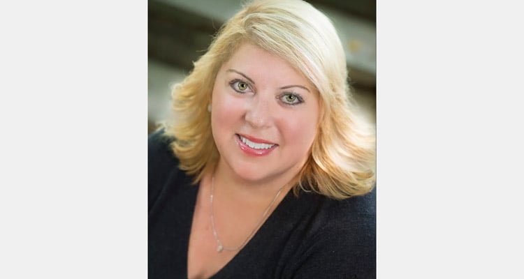 Thumbnail headshot photo of Debbie Cenziper